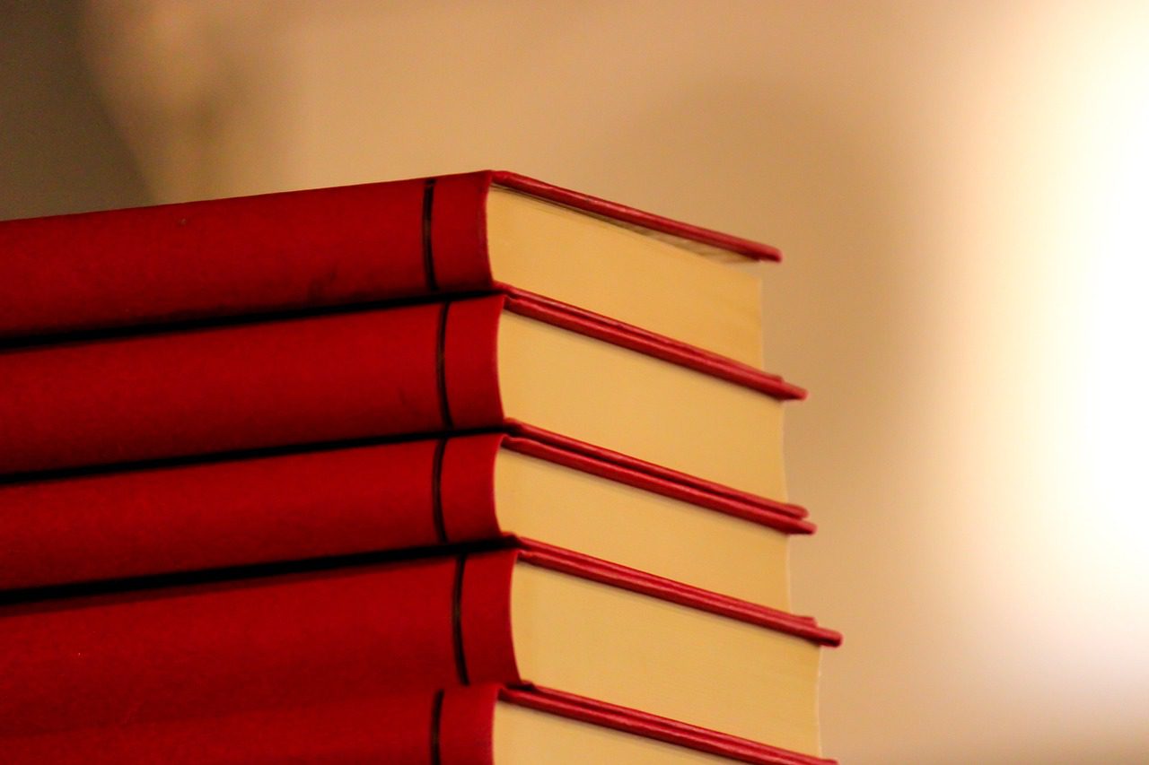 books, stack, red-109524.jpg